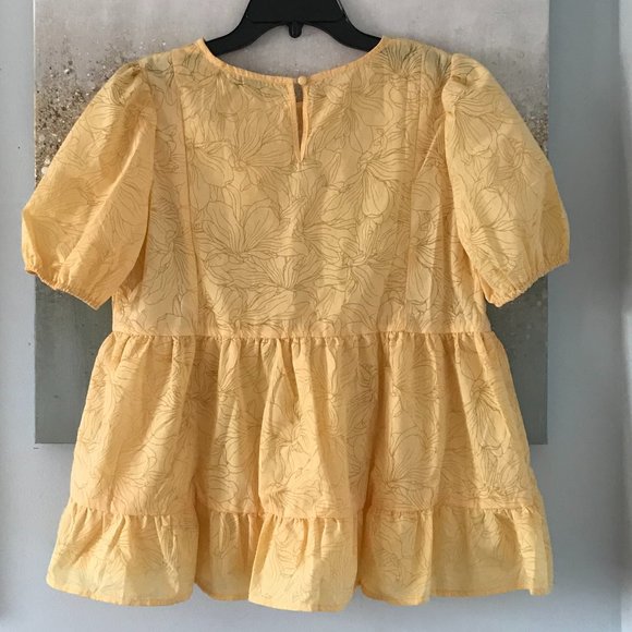 ✨HOST PICK✨Moon River Empire Waist Puff Sleeve Top (NWT) - Picture 2 of 10